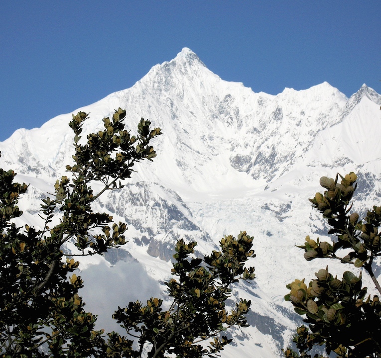 Kawagebo /Kawakarpo/, 6740 m. East face.