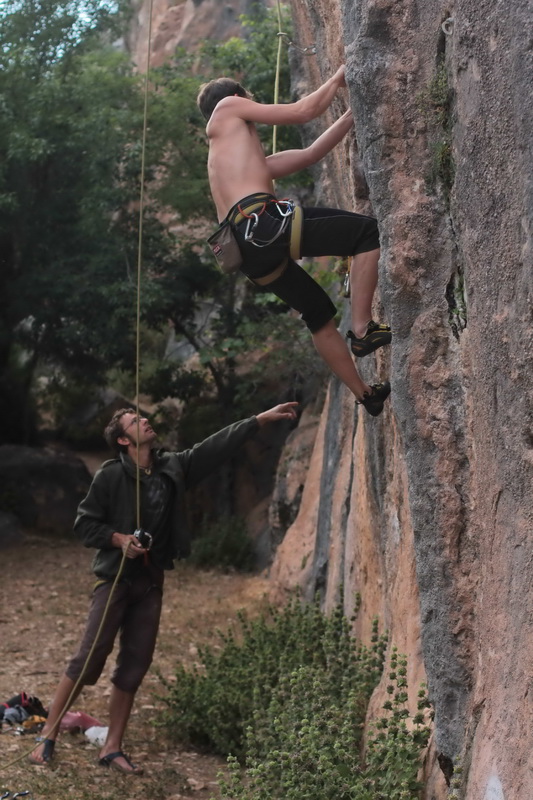 Reguchillo: 1. Javi на 7B+, 2. Rafa делает 6c Metamorfosa