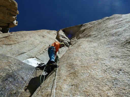 Alberto Iñurrategi, Juan Vallejo и Mikel Zabala на восхождении по Южной стене Paiju Peak. 2014 год