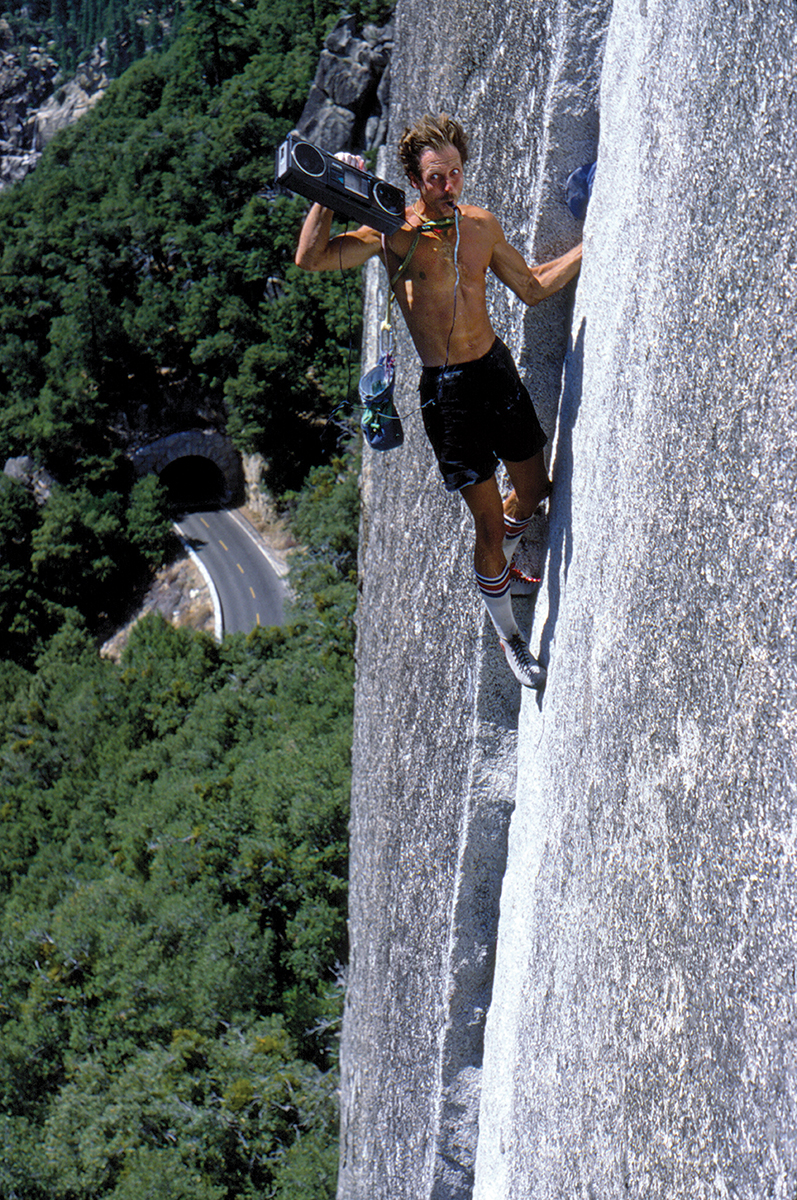 Вернер Браун (Werner Braun) на маршруте Reed’s Pinnacle Direct (5.10a), в конце 1970-х годов