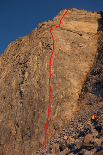 West coast, Uummannaq Area, Ikerasak Peak: Crockodiles Have Teeth, E5, 5.11b/c, 400m.