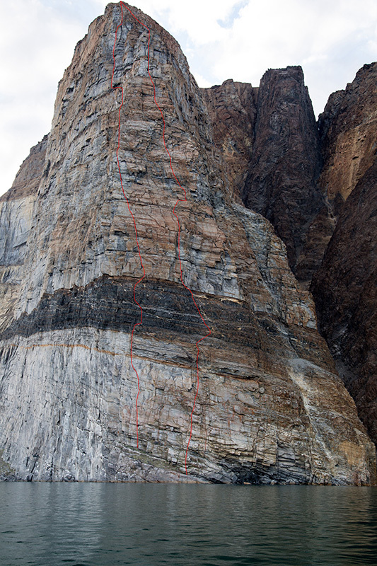 Qaqugdlugssuit, Goliath Buttress: left - Standard Deviation, (E4, 5.11, 500m, Nicolas Favresse, Ben Ditto 17/07/2014) right - Slingshot E3 , 5.10, 500m, Olivier Favresse, Sean Villaneuva 17/07/2014)