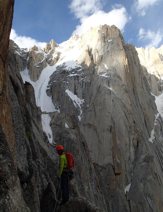 На предвершинном участке пика Бадал (Badal Peak, 6100 метров)