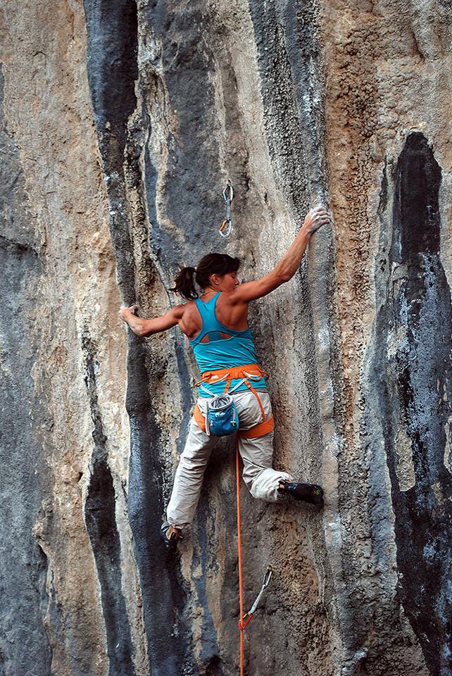 Нина Капрез (Nina Caprez) на маршруте Nartanesi (8c / 5.14b)