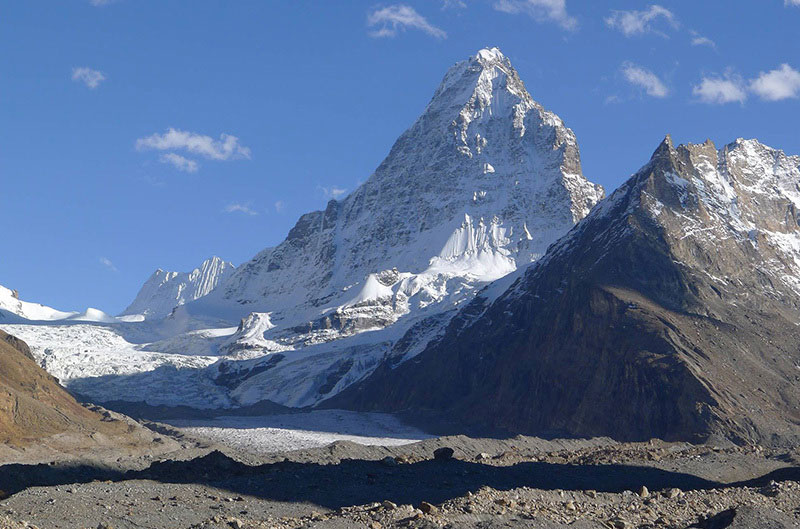 Вид на Северную стену Хагшу Пик (Hagshu Peak, 6515 м, Восточный Киштвар, Индия)