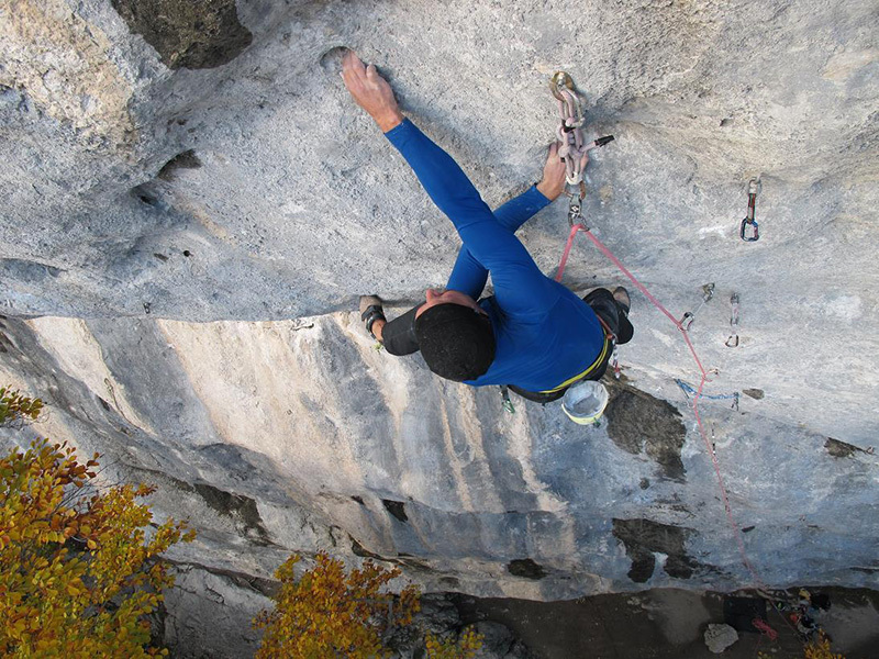 Тони Лампрехт (Toni Lamprecht) на маршруте "Black Flag" (8c+/9a) 