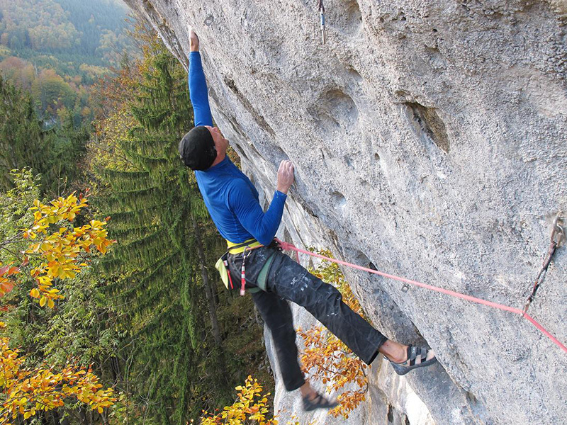 Тони Лампрехт (Toni Lamprecht) на маршруте "Black Flag" (8c+/9a) 