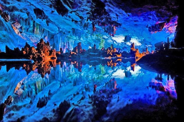 Пещера Тростниковой Флейты (Reed flute cave)