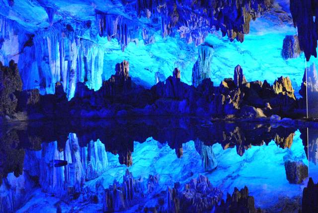 Пещера Тростниковой Флейты (Reed flute cave)