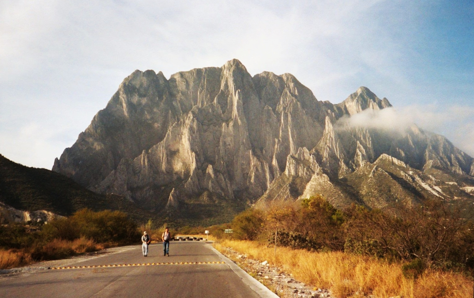 горный массив Эль-Потреро Чико (El Potrero Chico) в мексиканском штате Нуэво-Леон