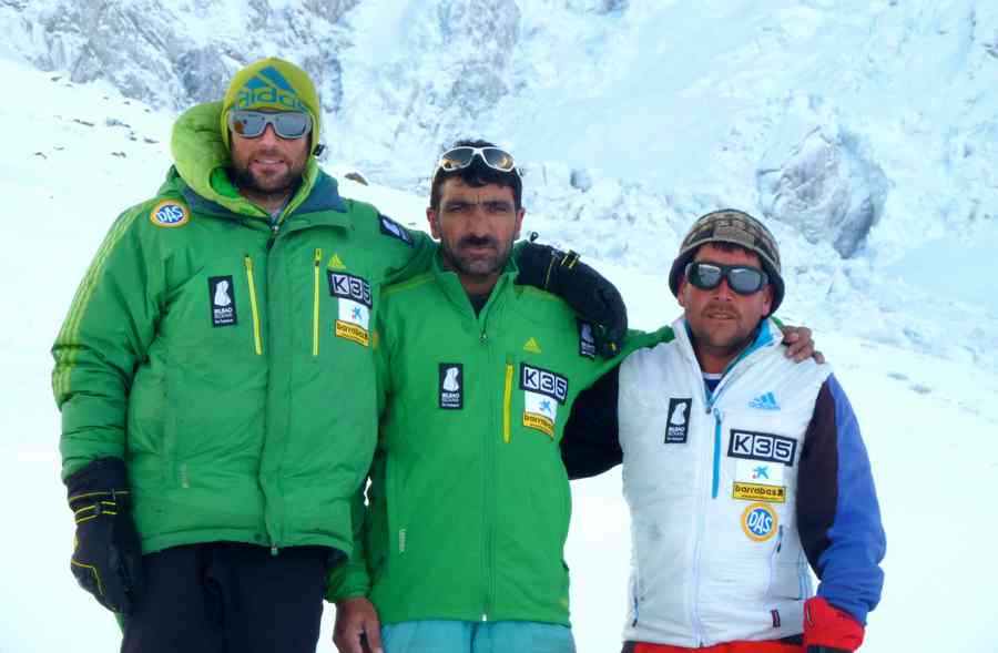 Команда в Базовом лагере Нангапарбат: Алекса Тикон (Alex Txikon), Мохаммед Кан ( Muhammad Kan) и Мохаммед Али "Садпара" (Muhammad Ali 