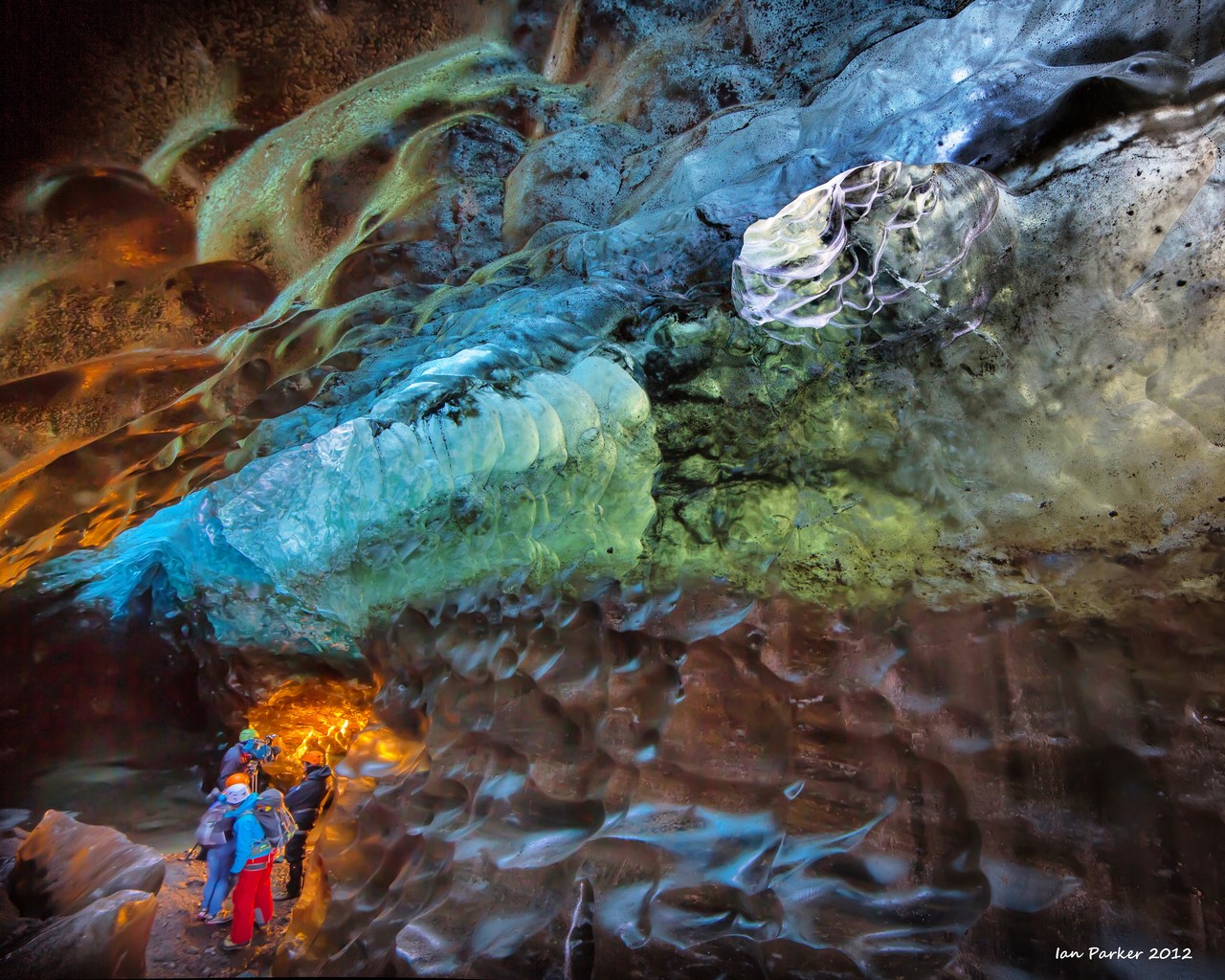 Ватнайёкюдль (Vatnajokull), Исландия. Фотография: Rob Lott/Barcroft Media