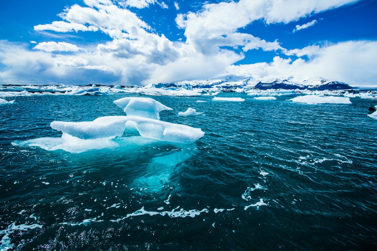 Ватнайёкюдль (Vatnajokull), Исландия. Фотография: Rob Lott/Barcroft Media