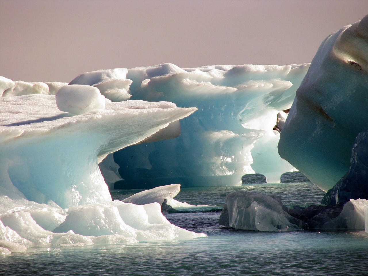 Ватнайёкюдль (Vatnajokull), Исландия. Фотография: Rob Lott/Barcroft Media