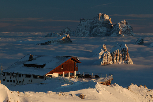 Горный приют Rifugio Lagazuoi (2752 м)