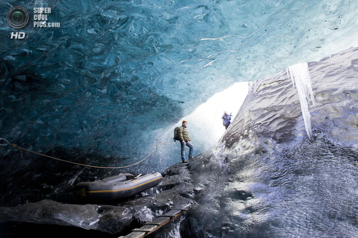 Ватнайёкюдль (Vatnajokull), Исландия. Фотография: Rob Lott/Barcroft Media