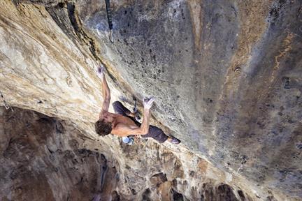 Билл Рэмси (Bill Ramsey)  на маршруте "Golden For A Moment" (5.14b / 8с) 