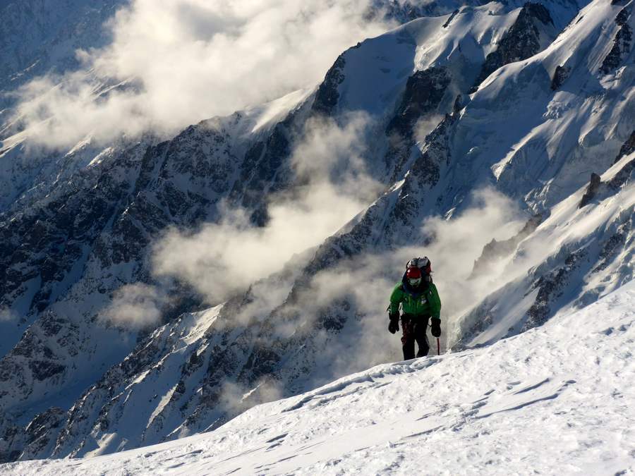 Алекс Тикон (Alex Txikon) на Нангапарбат сезона 2014/2015 года