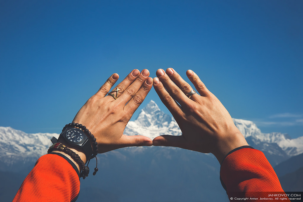 Непал, вид на гору Мачхапучхаре ( Machhapuchhare, 6993 м) из деревни Саранкот (Sarankot Hill, 1355 м). Фото Антон Янковой