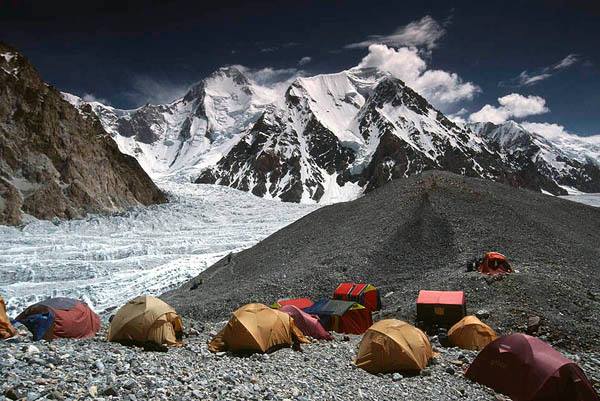 Базовый лагерь восьмитысячников Гашербрум 1 (Gasherbrum I, 8080м) и Гашербрум 2 (Gasherbrum II, 8034 м)