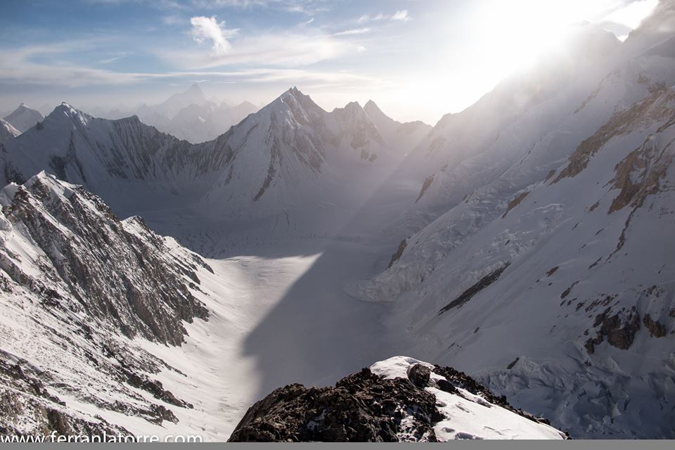 Гашербрум 1 (Gasherbrum I, 8080).  Вид с третьего высотного лагеря. июль 2015