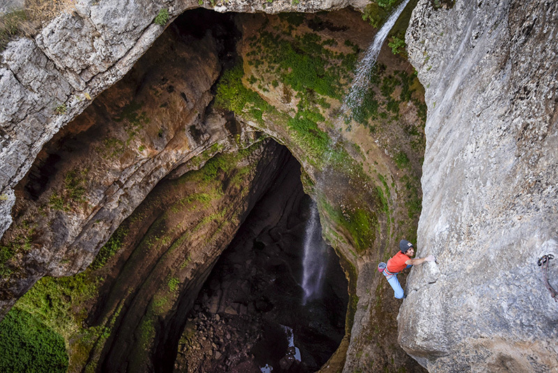 Дэвид Лама (David Lama), на маршруте "Avaatara" 9а