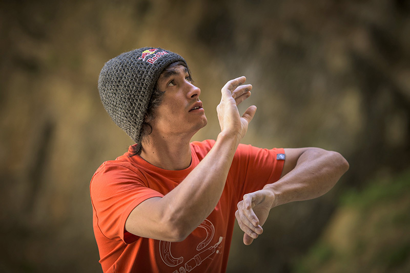 Дэвид Лама (David Lama), на маршруте "Avaatara" 9а