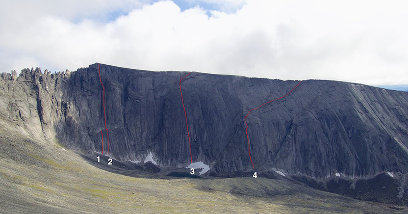 Маршруты цирка Finger Crack: <br>1. Lemming Meringue Pie (5a)<br> 2. Vodka and Lemming (6a, 525m)<br> 3. Orbital Sander (6c+, 440m)<br> 4. The Propusk (6a, 590m)