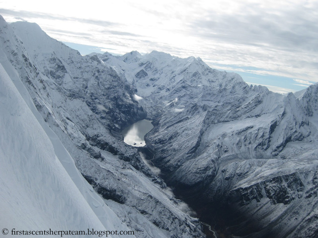 горный массив в долине Ролвалинг (Rolwaling Himal)