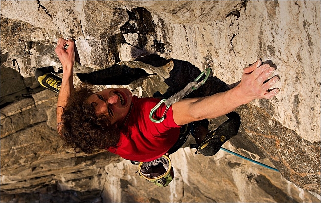 Адам Ондра (Adam Ondra) в 19 лет на сложнейшем движении нового маршрута "The Change" 9b+ , Hanshelleren cave