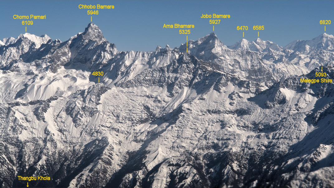 Чоббо Бамаре (Chobbo Bamare) высотой 5943 метра. Долина Лапче Lapche valley)