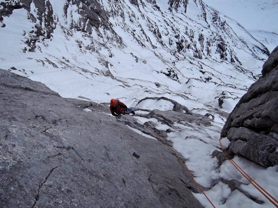 Ули Штек (Ueli Steck) и Килиан Джорнет Бургада (Kilian Jornet Burgada) на Северной стене Эйгера