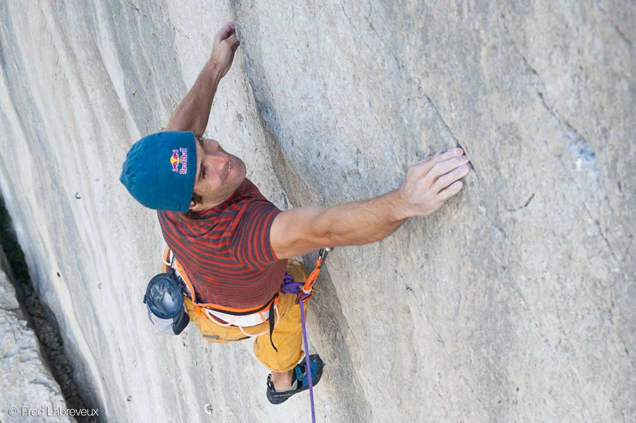 Крис Шарма (Chris Sharma) на маршруте "Magie Blanche"