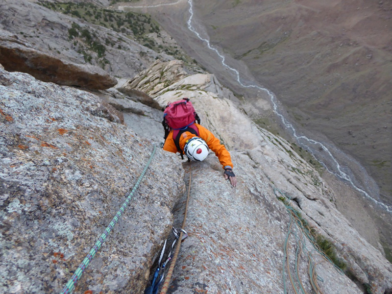 Пик Серебряная стена (Silver Wall peak, 4000 м), по Восточной стене: маршрут "Opposite to Asan" (650 м; 6a+) с вариацией 200 метров под названием  "Bye-Bye, Globo de Gas!" (200 м; 6c/A1). Участники Cavalli, Maschietto, Sanguineti.