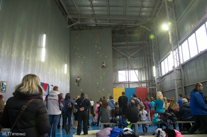 Юношеский чемпионат Хмельницкой области по скалолазанию (Скорость). Нетишин. Фото Максима Пятенко.