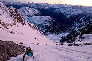 Восхождение на Гран Жорасс по маршруту "Hypercouloir". Вершина и закат