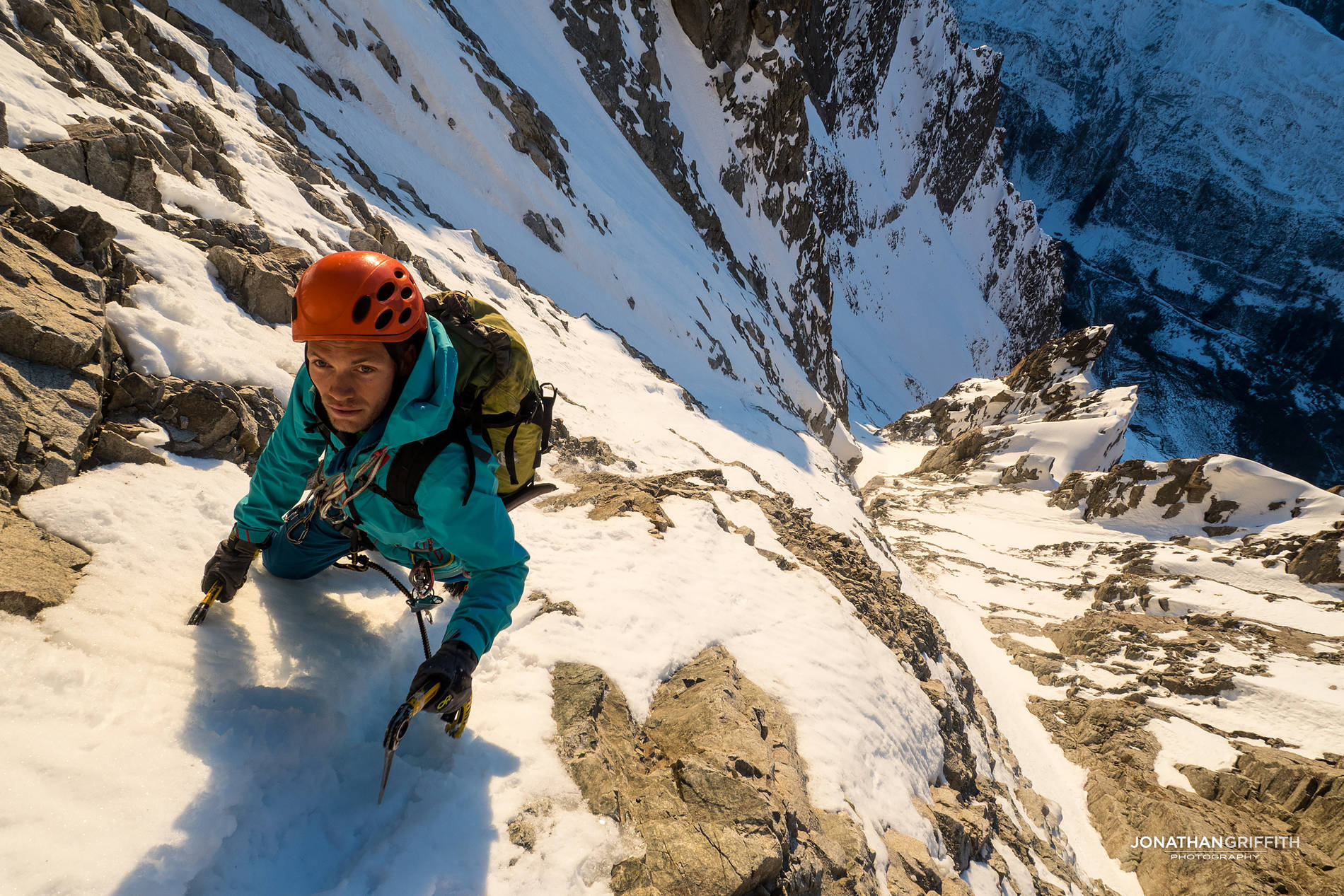 Гран Жорасс по маршруту "Hypercouloir". начало маршрута