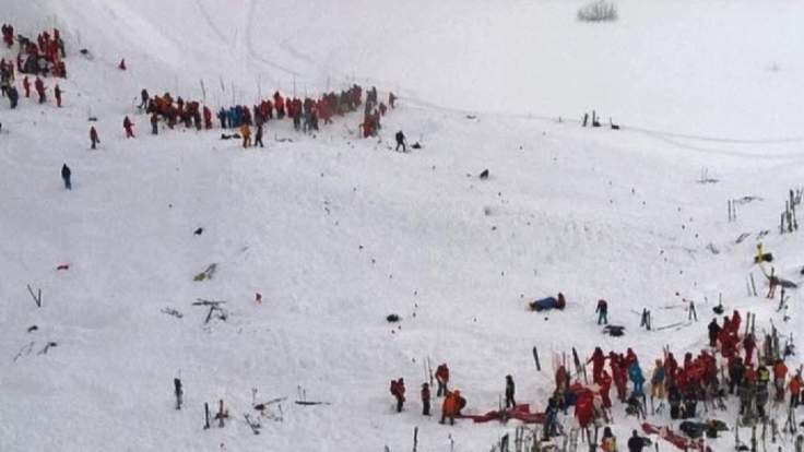 Место схода лавины у горнолыжного курорта Ле дез Альп (Les Deux Alpes)