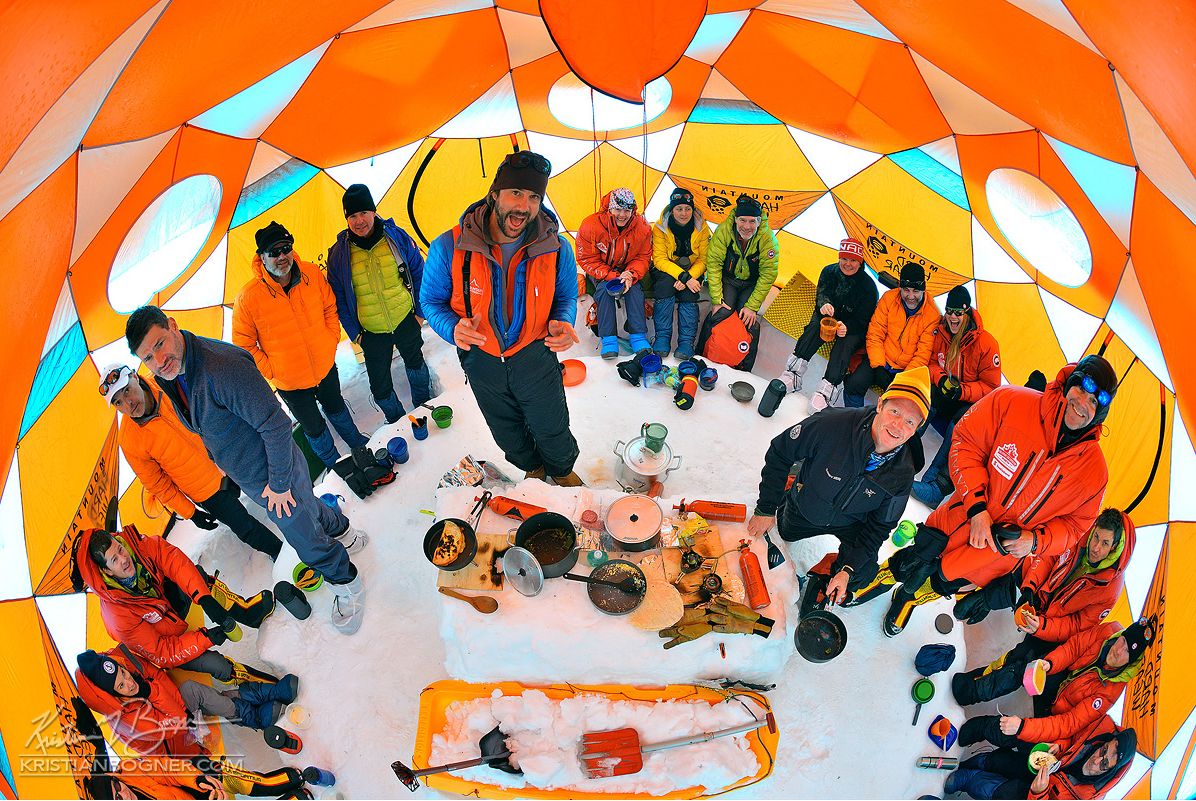 на вершину горы Винсон (Mount Vinson, 4892 м)