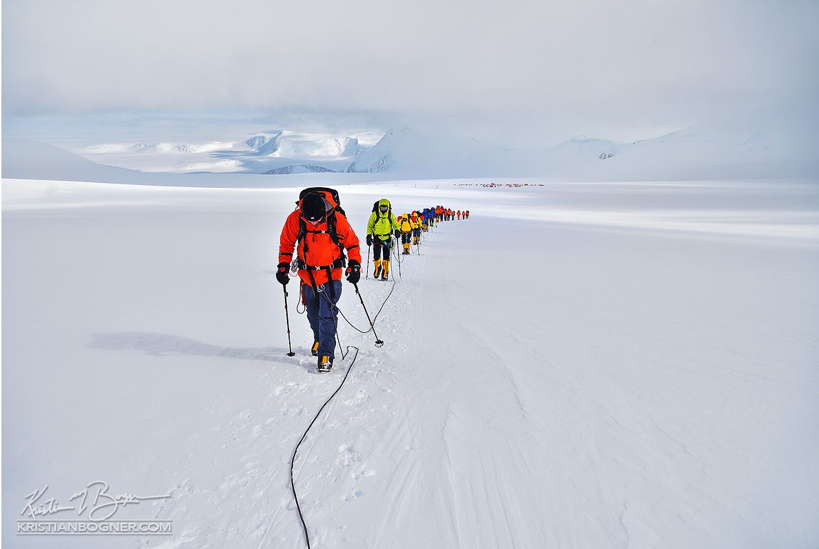 на вершину горы Винсон (Mount Vinson, 4892 м)