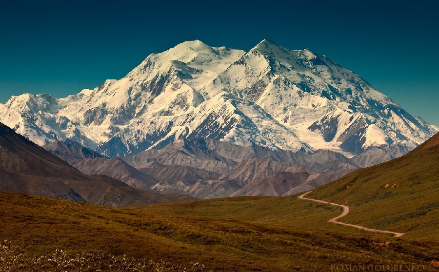 Денали (Мак-Кинли; англ. Mount McKinley, Denali) высотой 6194 метра - высочайшая вершина Северной Америки 