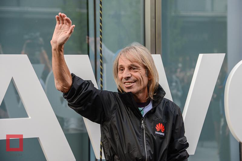 Ален Робер (Alain Robert) в Алма-Ате 