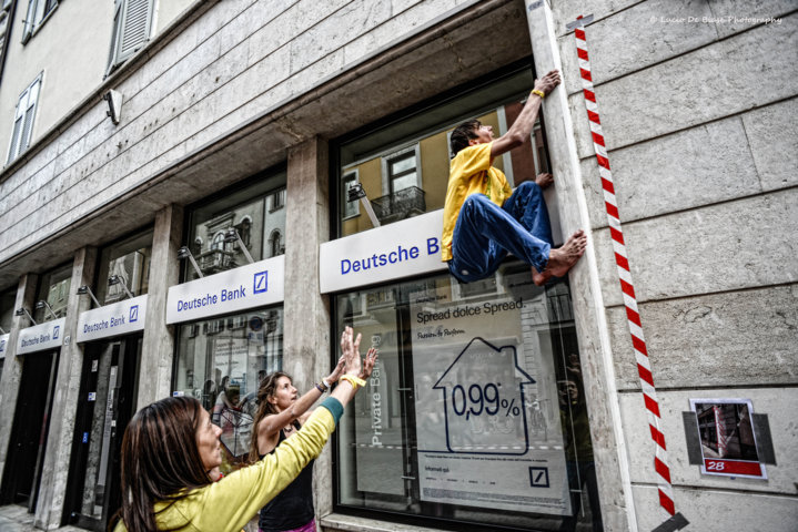 В итальянском городе Тренто прошел фестиваль уличного клайминга "Block and Wall"