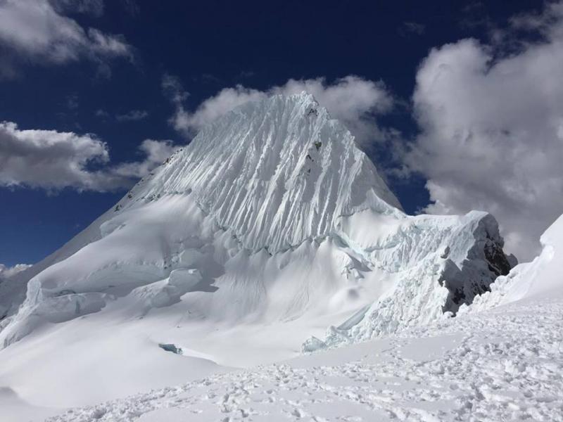 Алпамайо (Альпамайо / Nevado Alpamayo)