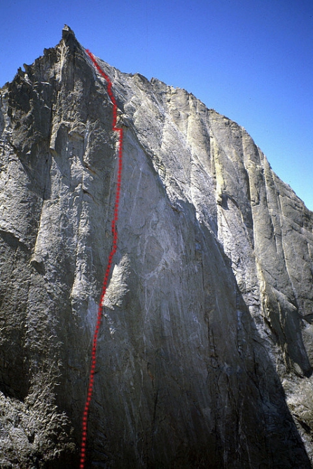 Восточная стена пика Бадиль, фото climberland.net