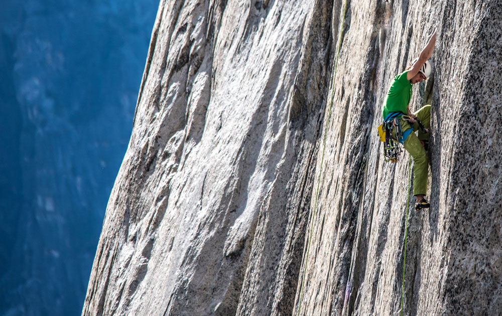 Адам Ондра (Adam Ondra) на первых веревках маршрута "Dawn Wall" в свой первый день на Эль-Капитане 