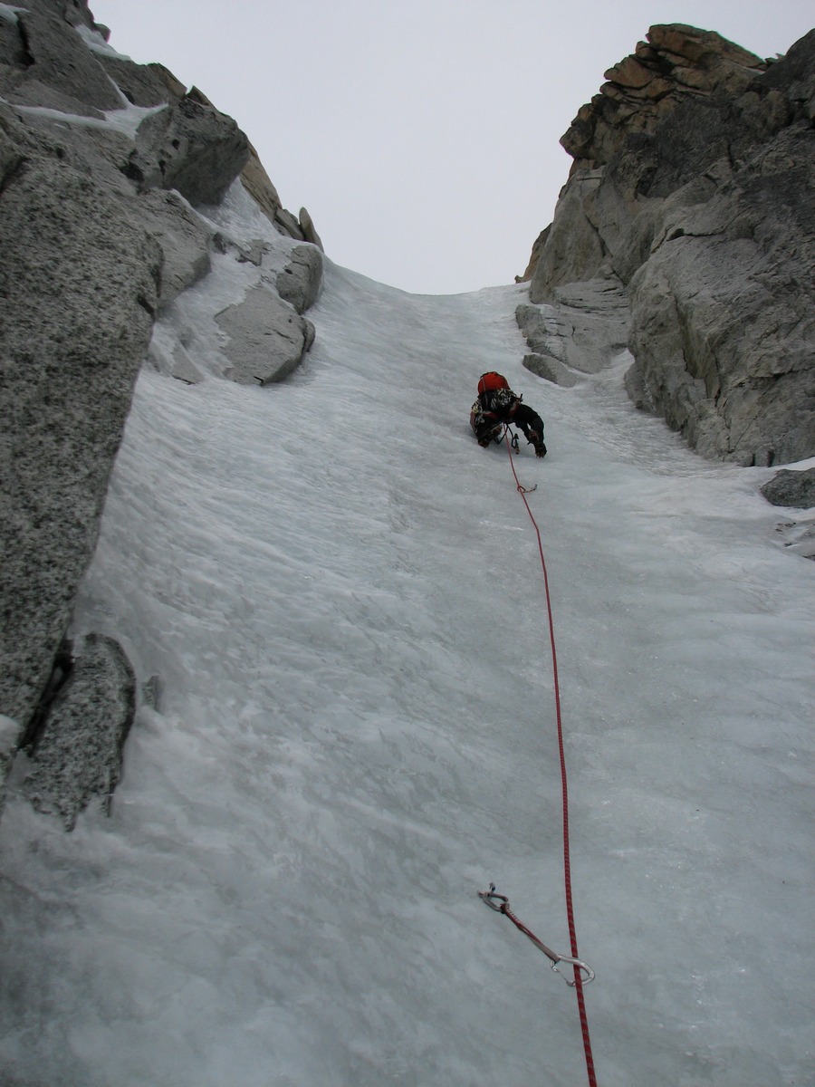 На маршруте Goulotte Charlet-Bettembourg на Aiguille du Chardonnet