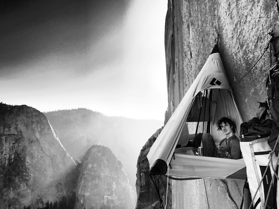 Адам Ондра в биваке на "Dawn Wall"