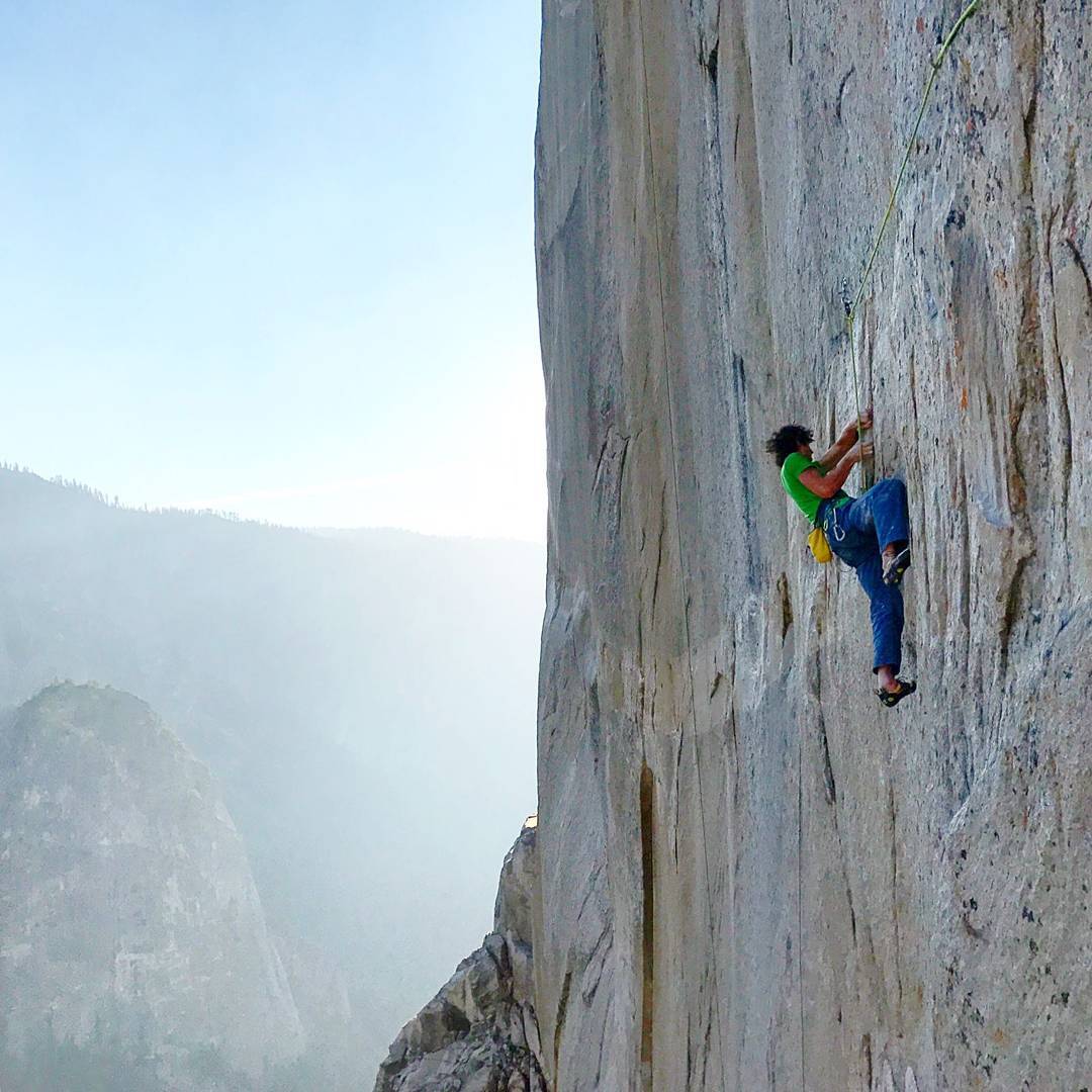 Адам Ондра (Adam Ondra) на маршруте "Dawn Wall"