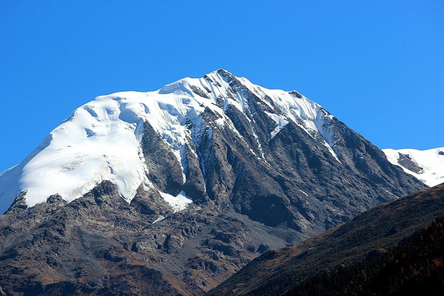 Shelika (6045 m), Южная стена, к северо-востоку от Jindong